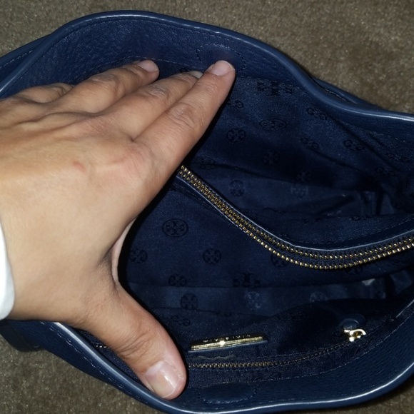 NWOT tory burch britten small slouchy tote - Picture 5 of 5